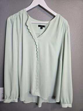 J. Crew Pastel Green Long Sleeve Blouse Scallop Detail Size 2X